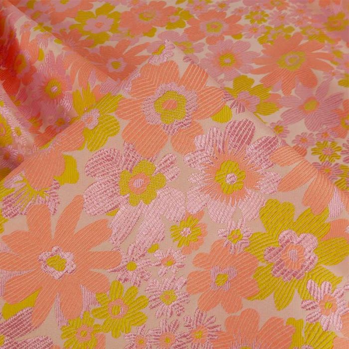 Tissu jacquard satiné fleurs - rose saumon x 10 cm