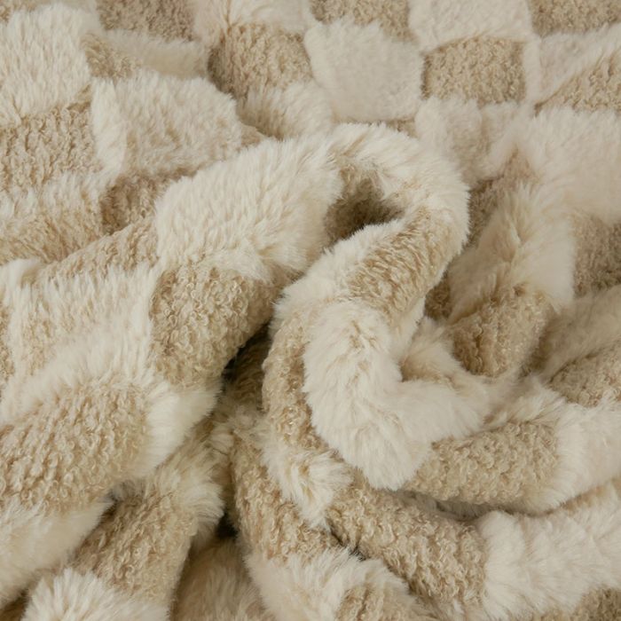 Tissu fausse fourrure bouclettes damiers - beige x 10 cm