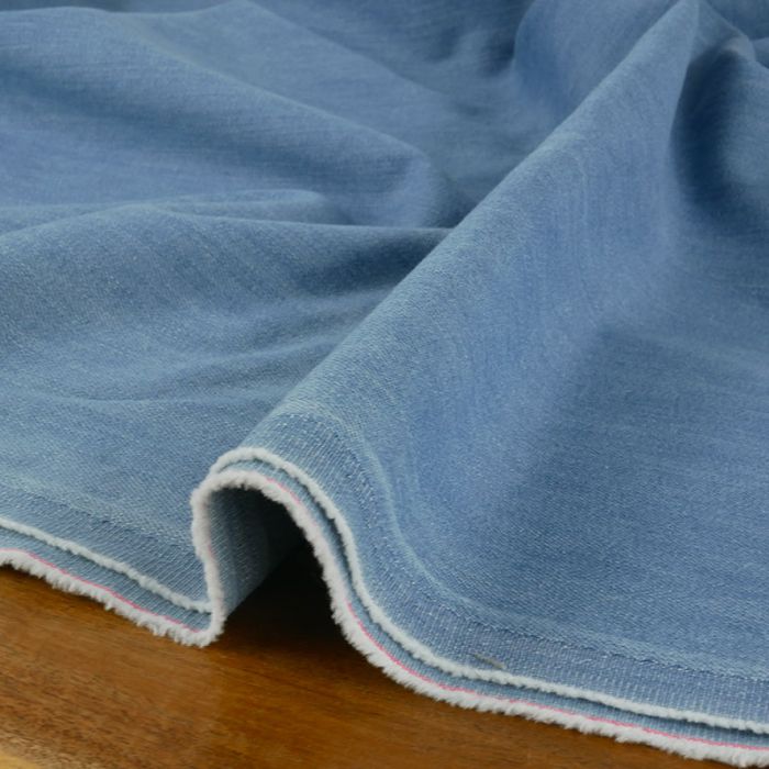 Tissu jean denim stretch haute couture - bleu ciel x 10 cm