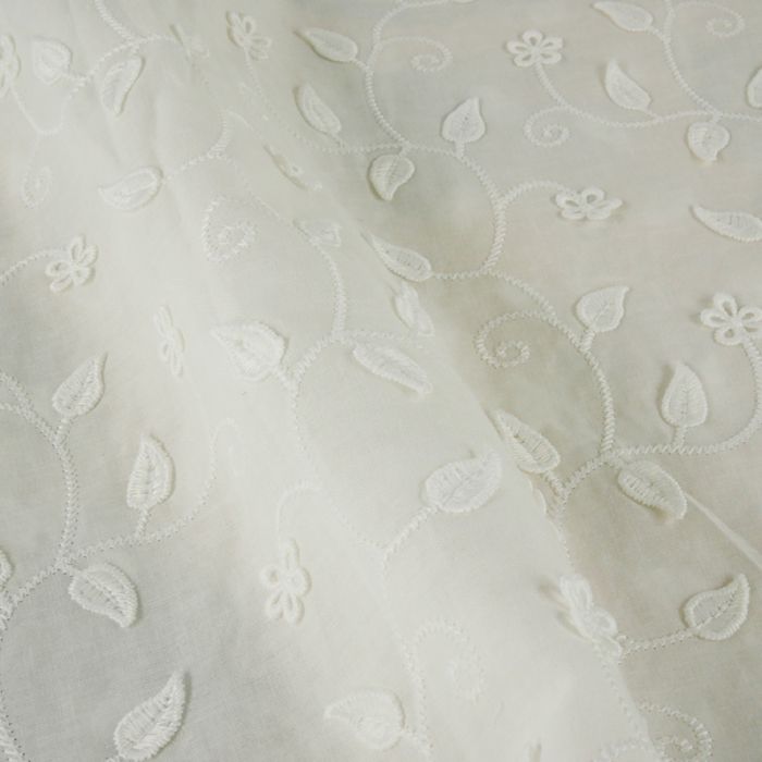 Tissu voile broderie anglaise fleurs - blanc cassé x 10 cm